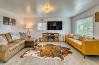 Near Ocean & Redwood National Park! Home w/ Yard - Bed and Breakfast Crescent City