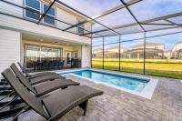 Spacious new 5 br with private pool near Disney - B&B Davenport