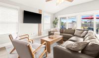 New Home with Fenced Yard Large Deck & Fire Pit - B&B Navarre