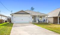 New Home with Fenced Yard Large Deck & Fire Pit - B&B Navarre
