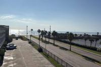 Ocean View Top Floor - Cruise Parking - 2 Pools - HotTub - GYM - Tennis - Shoreline Stays 9327 - B&B Galveston