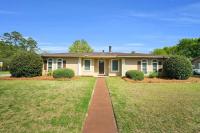 4BR with Pool , Grill , Relaxing and Family Friendly - Chambres d'hôtes Montgomery