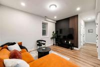 Welcome to our Charming 2BD 2BA Pilsen Apartment - B&B Chicago