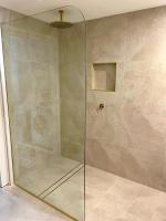 308 Luxe Renovated Apartment, Walk to CBD and River - Bed and Breakfast Perth