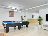 Apartamento de 4 dormitorios con vistas a la piscina