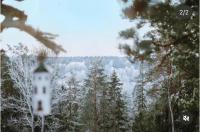 Wonderful view of the treetops next to the golf course, 4 bedrooms - B&B Jönåker