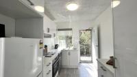 Unit 4 ' Re Del Mar,' Kings Beach - B&B Caloundra
