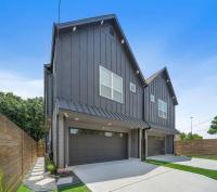 Black House - Downtown Elegance with HotTub and King Beds - Bed and Breakfast Houston