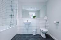 Modern 2BR 2BA - Parking - Easy Access to the City - B&B Liverpool