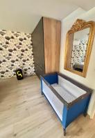 Bright and Modern Apartment with Terrace near Paris Disney and CDG - Bed and Breakfast Chelles