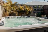 Hunter Valley 5 Bedroom Luxury Hot tub Escape - B&B North Rothbury