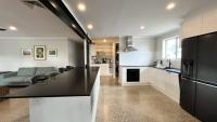 Beachside Bliss In The Crown - B&B Kawana Waters