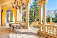 Château Sainte cécile Chambres D'hôtes / Guest house in Castle Château sainte cécile - B&B Nézignan-l'Évêque