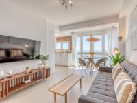 Hanami Avenida de España Oceanfront - Bed and Breakfast Estepona