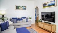 Blue Beach House - B&B Caloundra