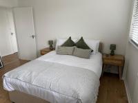 Modern Gem with Parking Walk to City Centre - B&B Canterbury