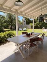 Casa luminosa con amplio jardín en Barrio Golf - B&B Tandil