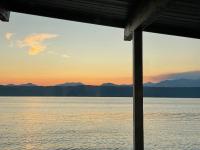 Annas Bay Beach House on Hood Canal, WIFI, AC - Chambres d'hôtes Union