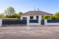 Maison de standing, jardin & BBQ - Circuit 24H à 5 min - B&B Arnage