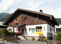 Chalet (4-12 Adults)