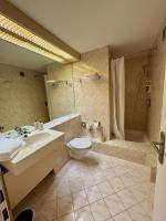 G&P Housing - Superior Zimmer III mit eigenem Badezimmer & Gemeinschaftsküche - B&B Altensteig