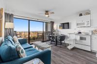 Boardwalk Breeze Oceanfront Pool Villa - B&B Carolina Beach