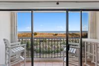 Boardwalk Breeze Oceanfront Pool Villa - B&B Carolina Beach