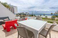 L'Oasis fleuri grande terrasse avec vue mer, plage à pied, cuve - Ferienwohnung Le Gosier