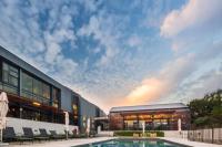 Amazing 1BR With River View in Waterfall-Midrand - Chambres d'hôtes Midrand