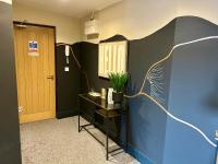 Business & Leisure Stay - 5 Unique Design Apartments - Chambres d'hôtes Swansea