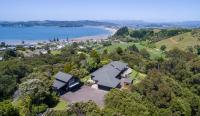 B&B Whitianga - Treetops Cottage at the Castle - Bed and Breakfast Whitianga