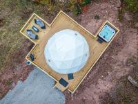 Romantic Geodesic Dome Hot Tub Under the Stars - Bed and Breakfast Pipestem