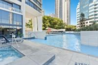 Stunning River Views Pool Spa Heart of Surfers - Ferienwohnung Gold Coast