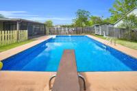 4BR with Pool , Grill , Relaxing and Family Friendly - Chambres d'hôtes Montgomery