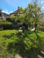 Giant Private Garden & Spacious Flat in Innsbruck - B&B Innsbruck