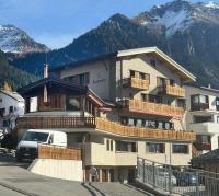 Stylish Aurora Studio with Mountain Views Lenzerheide - B&B Lenzerheide