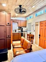 Private Hot Tub, Starlit Ridge Retreat for Two - B&B Blue Ridge