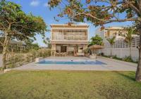 Villa Seresa Beachfront- La Union - Bed and Breakfast Bacnotan
