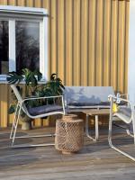 Swedish Country House Near the Ocean - B&B Svängsta