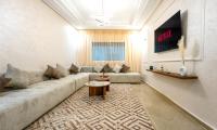 Modern Apartment, Near Train Station, Fiber WiFi, Parking - B&B Kenitra