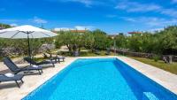Holiday Home Casa Verde Oliva Residence by Villas - Chambres d'hôtes Dobrinj