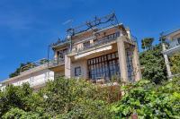 Authentic Hideaway by Riva with Free Parking - B&B Podgora