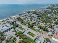 Cozy Mid-Cape Studio Steps to the Beach Pool - Bed and Breakfast Dennis Port
