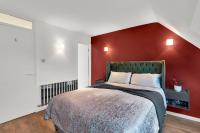 Stylish 4 Bedroom House with Canal Views - E14 - B&B London
