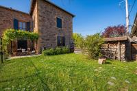 Charmante maison en pierres dorées, au calme avec jardin et parking gratuit - A 15 mn à pied du village de Lentilly - Chambres d'hôtes Lentilly