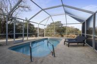 Surf View at St Augustine One Block to Beach and Screened Heated Pool - Bed and Breakfast Saint Augustine