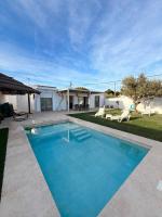 Casa Olivo & Piscina en La Barrosa - Chambres d'hôtes Novo Sancti Petri