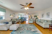 Walk to Garden City Pier & Beach! Group Getaway - Bed and Breakfast Myrtle Beach