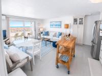 Stunning Bay Views | Beach Access - Deck - Parking - B&B Provincetown