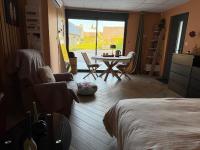 Chambre privée avec salle de bain - B&B Domagné